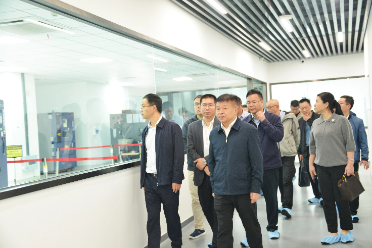 省工信廳陳建業廳長一行蒞臨睿能科技調研考察(圖1) 省工信廳陳建業廳長一行蒞臨睿能科技調研考察(圖1)